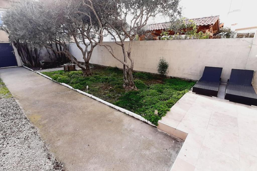 Maison Maloya 2 Chambres Avec Jardin Cavaillon Luaran gambar