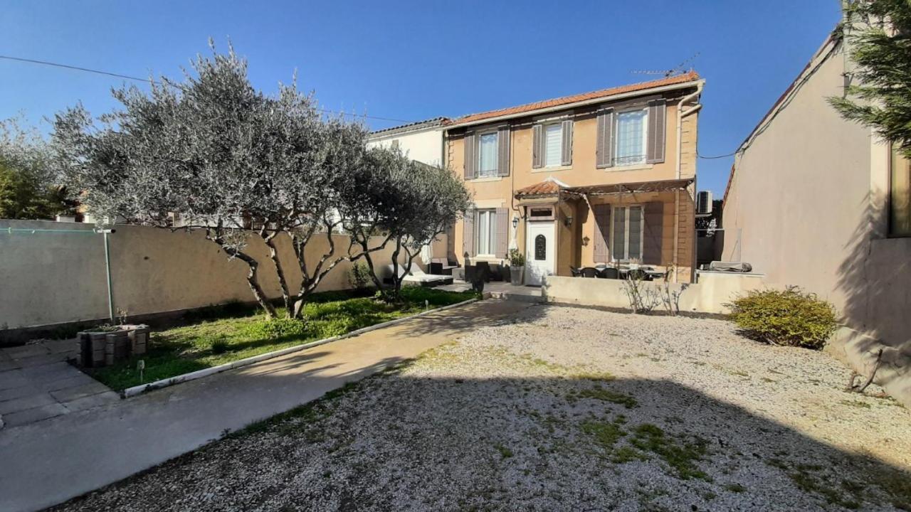 Maison Maloya 2 Chambres Avec Jardin Cavaillon Luaran gambar
